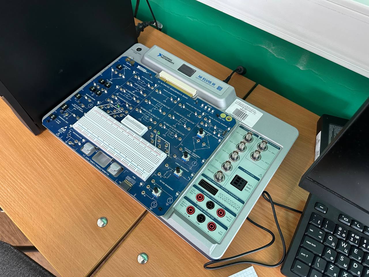 Лаборатория вертульных инструментов National Instruments»